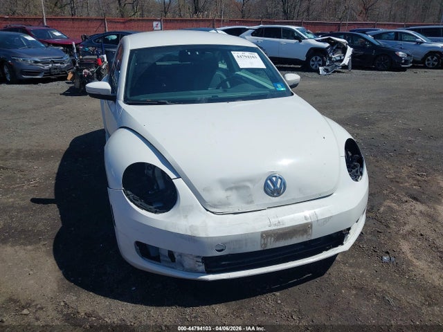 Продаж на аукціоні авто 2012 Volkswagen Beetle 2.5l, vin: 3VWJP7AT3CM631857, номер лоту: 44794103