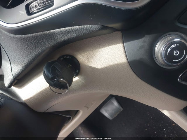 44794167 :رقم المزاد ، 1C4PJLCX4KD110602 vin ، 2019 Jeep Cherokee Latitude Fwd مزاد بيع