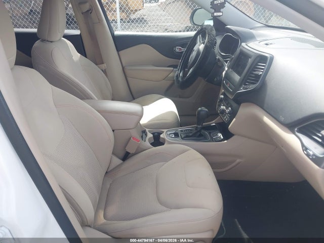 44794167 :رقم المزاد ، 1C4PJLCX4KD110602 vin ، 2019 Jeep Cherokee Latitude Fwd مزاد بيع