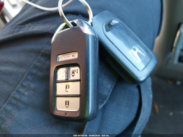 44794186 :رقم المزاد ، 5FNRL5H43FB070640 vin ، 2015 Honda Odyssey Ex مزاد بيع