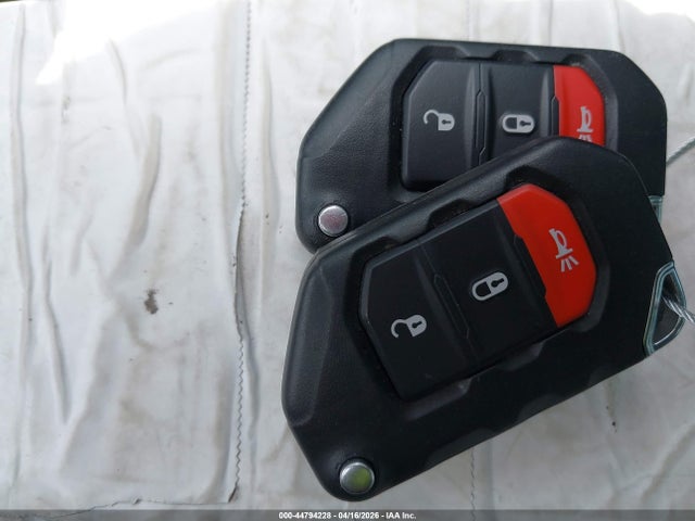 1C4JJXP60PW554067 Jeep Wrangler 4xe Sahara 4x4