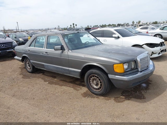 1982 MERCEDES-BENZ 300 WDBCB20A6CB032101