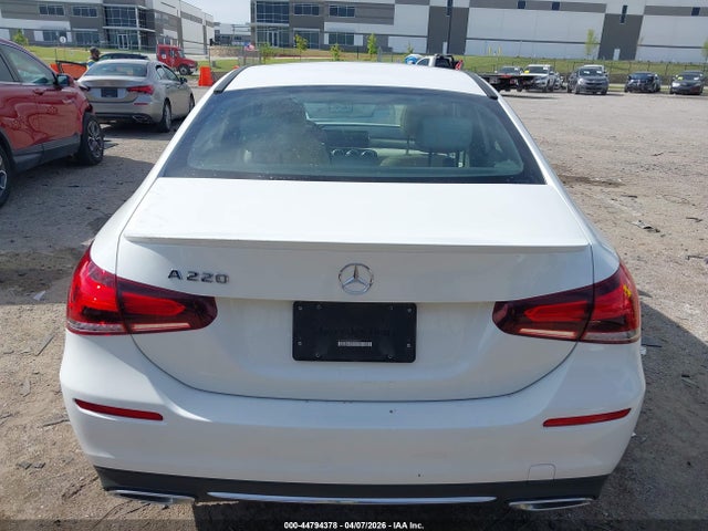 44794378 :رقم المزاد ، W1K3G4EB6NJ332073 vin ، 2022 Mercedes-benz A 220 مزاد بيع