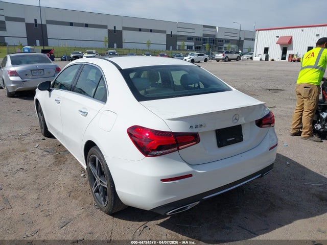44794378 :رقم المزاد ، W1K3G4EB6NJ332073 vin ، 2022 Mercedes-benz A 220 مزاد بيع