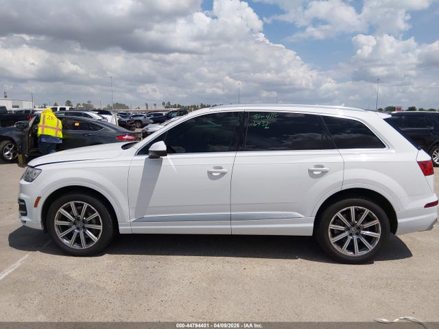 WA1LHAF72JD040746 Audi Q7 2.0t Premium