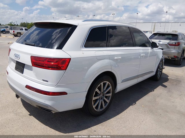 WA1LHAF72JD040746 Audi Q7 2.0t Premium