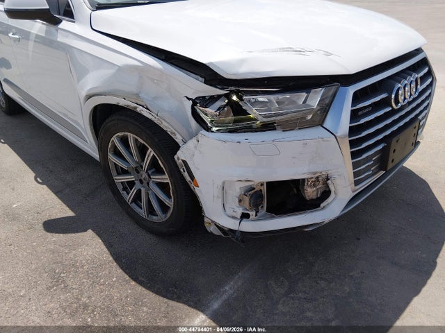 WA1LHAF72JD040746 Audi Q7 2.0t Premium
