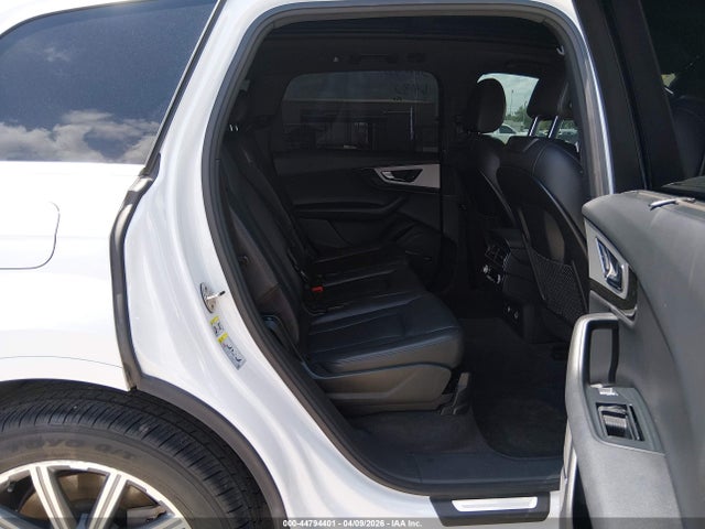 WA1LHAF72JD040746 Audi Q7 2.0t Premium