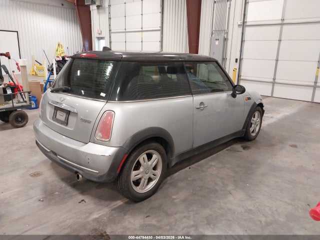 2006 MINI COOPER WMWRC33576TJ77012 Photo 3