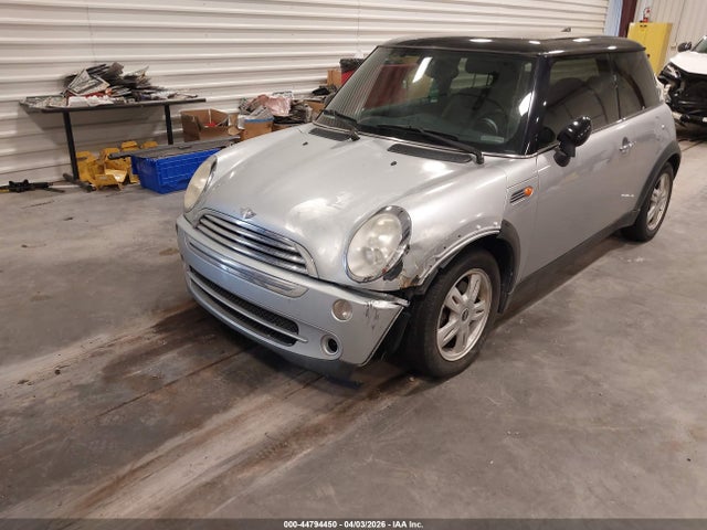 2006 MINI COOPER WMWRC33576TJ77012 Photo 5