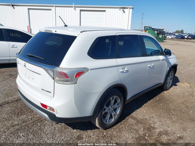 44794476 :رقم المزاد ، JA4AD3A30FZ003479 vin ، 2015 Mitsubishi Outlander Se مزاد بيع