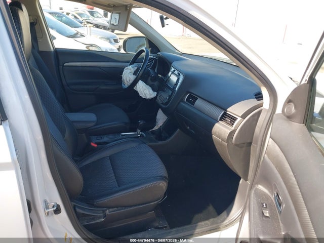 44794476 :رقم المزاد ، JA4AD3A30FZ003479 vin ، 2015 Mitsubishi Outlander Se مزاد بيع