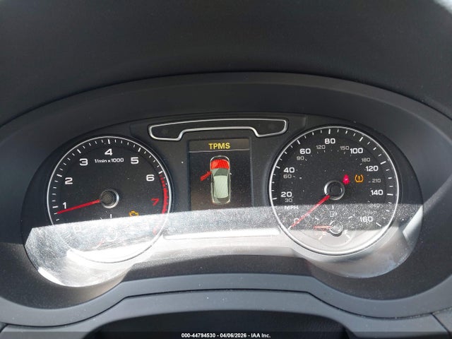 2015 Audi Q3 2.0t Premium Plus მანქანა იყიდება აუქციონზე, vin: WA1GFCFS5FR001215, აუქციონის ნომერი: 44794530