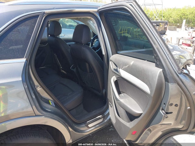 2015 Audi Q3 2.0t Premium Plus მანქანა იყიდება აუქციონზე, vin: WA1GFCFS5FR001215, აუქციონის ნომერი: 44794530
