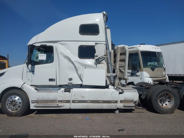 Aukcja sprzedaży 2019 Volvo Vnl, vin: 4V4NC9EH7KN215076, numer aukcji: 44794532