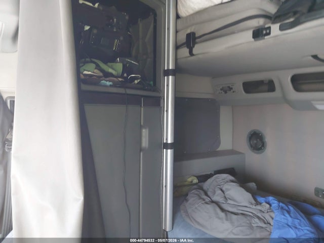 2019 Volvo Vnl მანქანა იყიდება აუქციონზე, vin: 4V4NC9EH7KN215076, აუქციონის ნომერი: 44794532