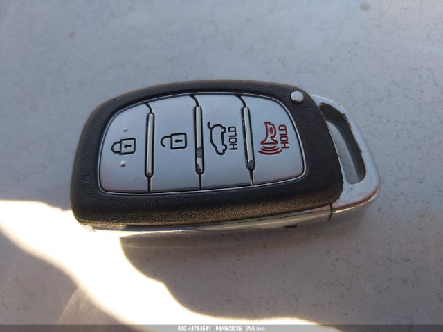 KMHD35LHXGU322182 Hyundai ELANTRA GT