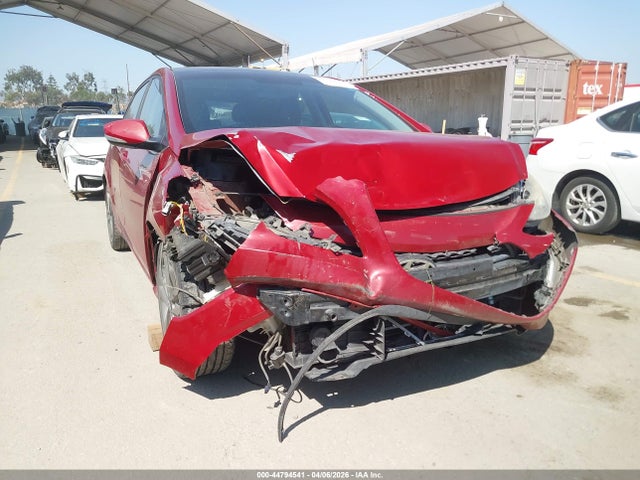 KMHD35LHXGU322182 Hyundai ELANTRA GT
