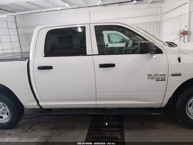 3C6RR7KT6LG242439 RAM 1500 Classic Tradesman 4x4 5&#039;7 Box