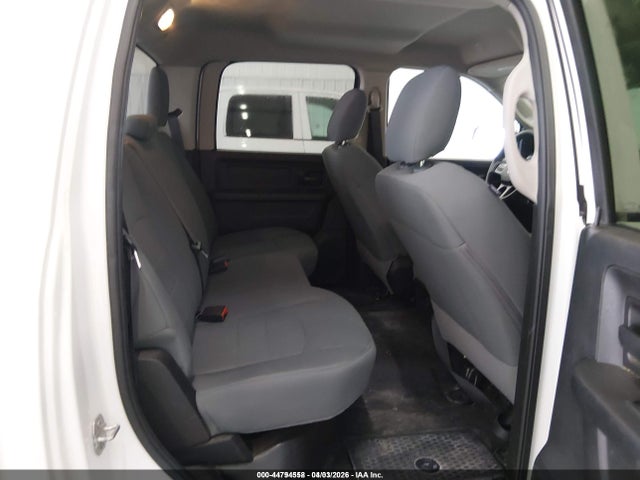 3C6RR7KT6LG242439 RAM 1500 Classic Tradesman 4x4 5&#039;7 Box
