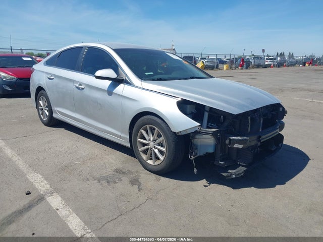 2018 5NPE24AA2JH715915 main image