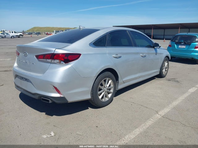Hyundai SONATA ECO 2018 5NPE24AA2JH715915 Image 4