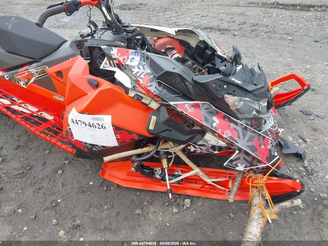 2BPSTGLG1LV000012 Ski-Doo Summit X 850