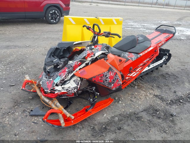 2BPSTGLG1LV000012 Ski-Doo Summit X 850