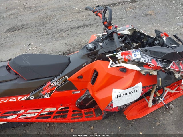 2BPSTGLG1LV000012 Ski-Doo Summit X 850