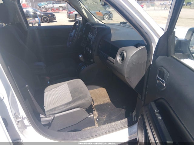 44794636 :رقم المزاد ، 1C4NJRFB3HD179736 vin ، 2017 Jeep Patriot Latitude 4x4 مزاد بيع