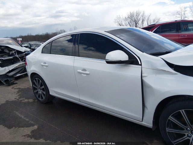 2018 Volvo S60 Inscription T5 მანქანა იყიდება აუქციონზე, vin: LYV402TK1JB166008, აუქციონის ნომერი: 44794645