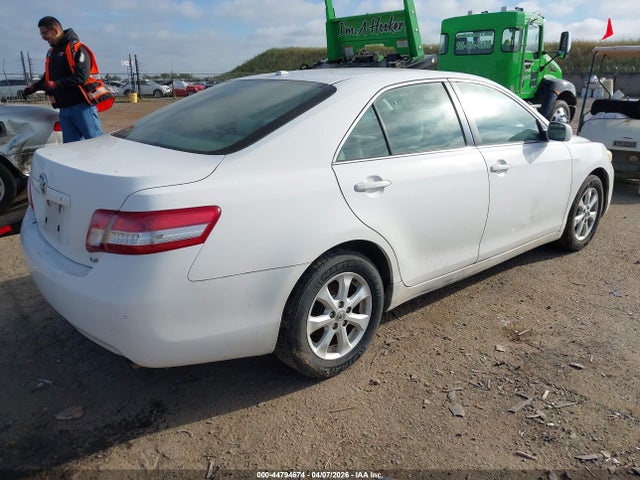 2011 TOYOTA CAMRY 4T1BF3EK9BU607587 Photo 3