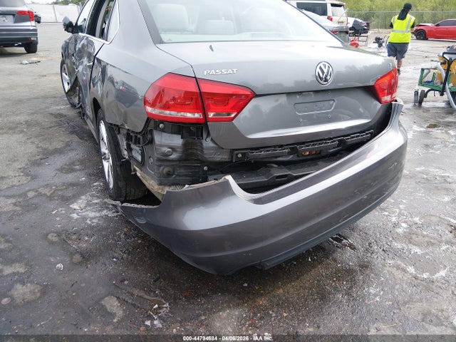 44794684 :رقم المزاد ، 1VWAS7A32FC118510 vin ، 2015 Volkswagen Passat 1.8t Limited Edition مزاد بيع