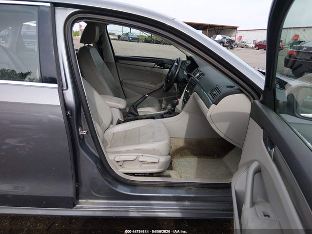 44794684 :رقم المزاد ، 1VWAS7A32FC118510 vin ، 2015 Volkswagen Passat 1.8t Limited Edition مزاد بيع
