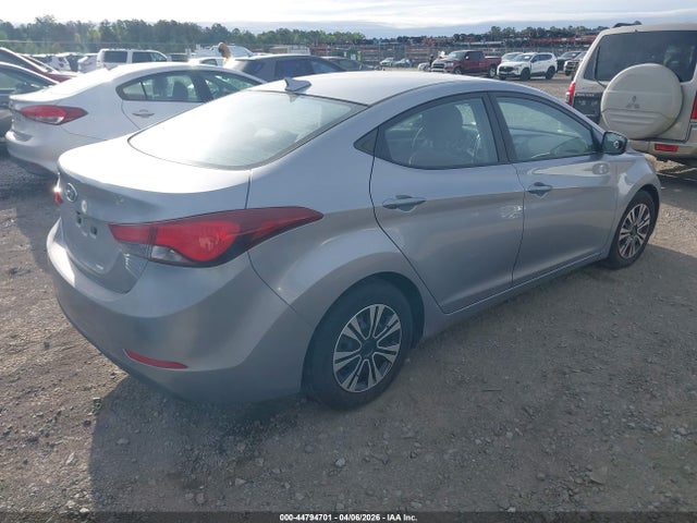 Продажа на аукционе авто 2016 Hyundai Elantra Se, vin: 5NPDH4AE6GH689602, номер лота: 44794701