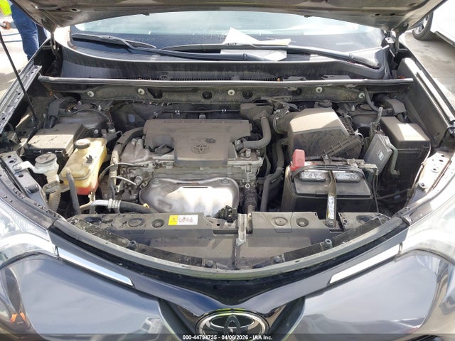 JTMZFREV6JJ730635 Toyota RAV4 LE