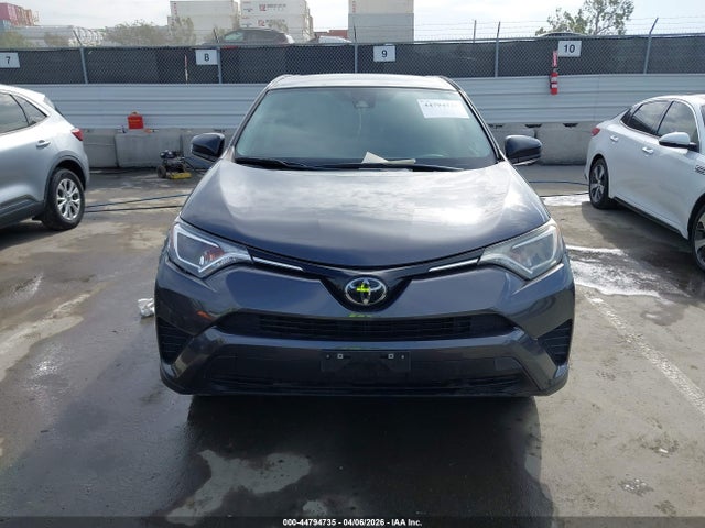 JTMZFREV6JJ730635 Toyota RAV4 LE
