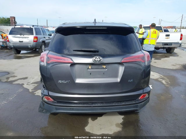 JTMZFREV6JJ730635 Toyota RAV4 LE