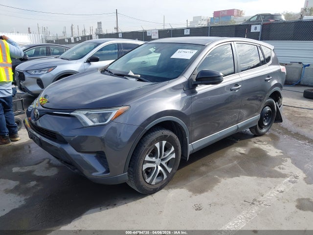 JTMZFREV6JJ730635 Toyota RAV4 LE