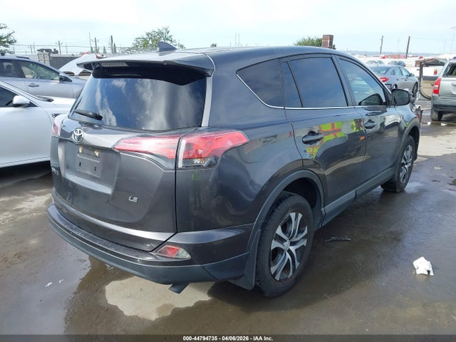 JTMZFREV6JJ730635 Toyota RAV4 LE