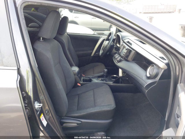 JTMZFREV6JJ730635 Toyota RAV4 LE