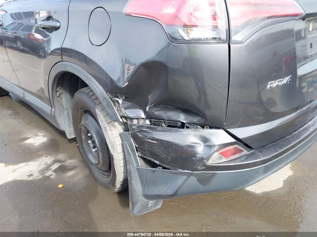 JTMZFREV6JJ730635 Toyota RAV4 LE
