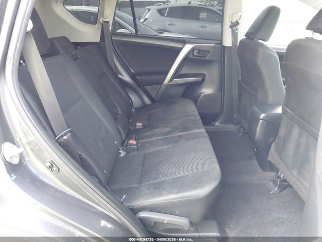 JTMZFREV6JJ730635 Toyota RAV4 LE