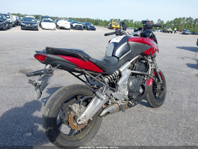 44794778 :رقم المزاد ، JKALEEC12BDA01501 vin ، 2011 Kawasaki Le650 C مزاد بيع