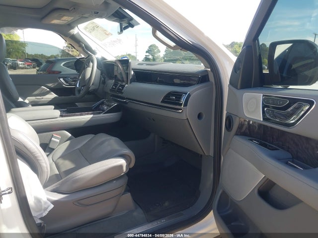 44794834 :رقم المزاد ، 5LMJJ3LT6MEL15542 vin ، 2021 Lincoln Navigator Reserve L مزاد بيع