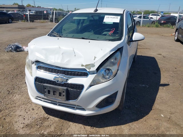 Chevrolet Spark 1lt Auto 2014 KL8CD6S9XEC559148 Image 2