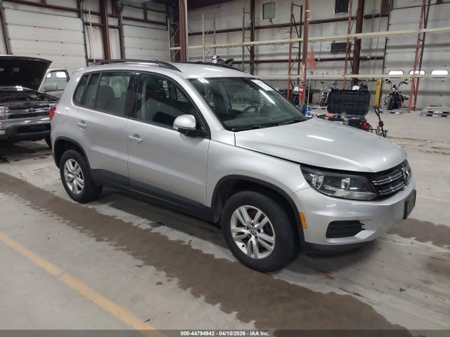 2016 VOLKSWAGEN TIGUAN WVGBV7AX7GW533741