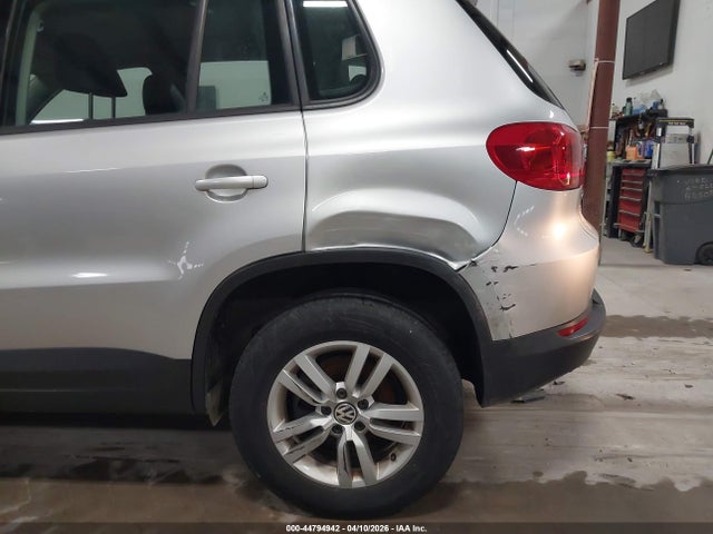 2016 VOLKSWAGEN TIGUAN WVGBV7AX7GW533741 Photo 5