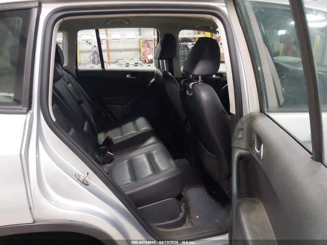2016 VOLKSWAGEN TIGUAN WVGBV7AX7GW533741 Photo 7