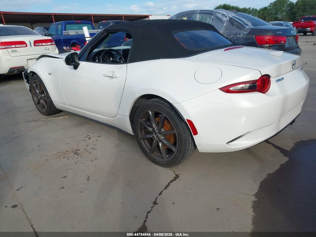 2017 MAZDA MX-5 MIATA JM1NDAD75H0123182 Photo 2